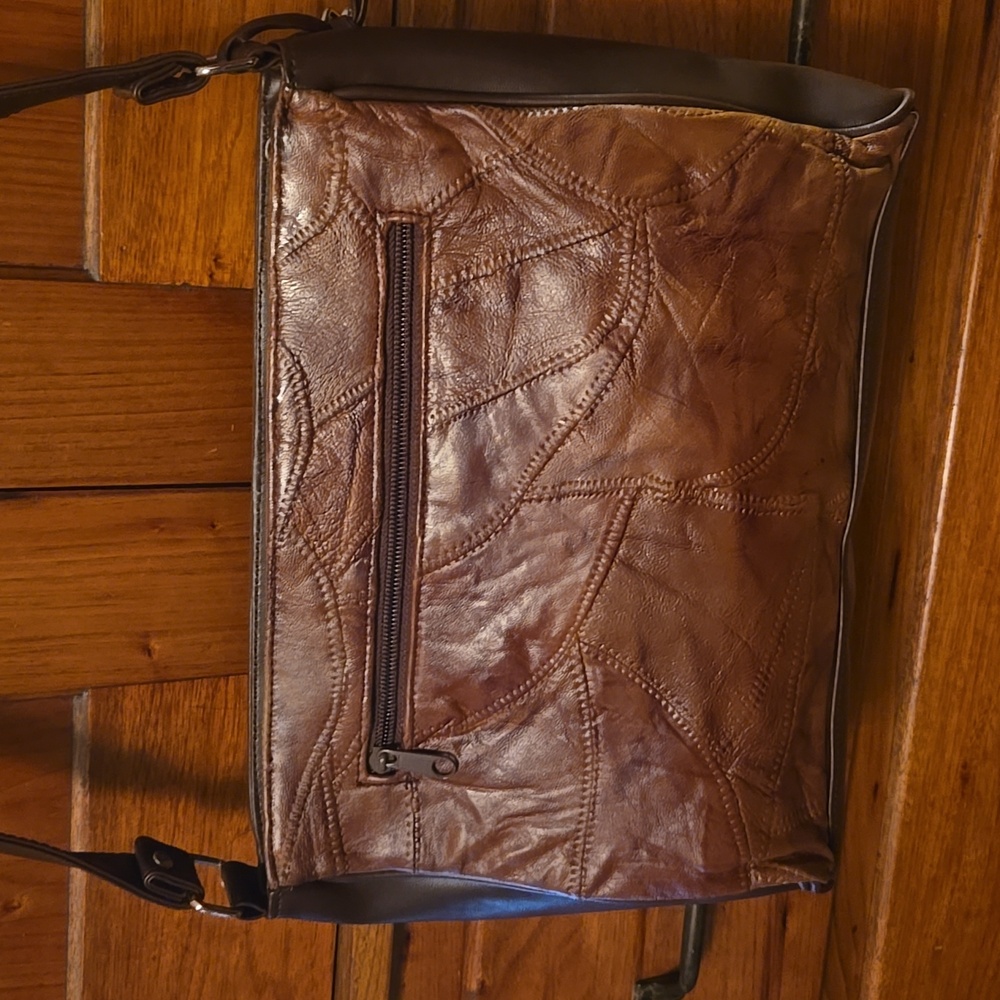 NEW: ALIZ Genuine Leather Purse w/Silver Heart Accents - Picture 10 of 11